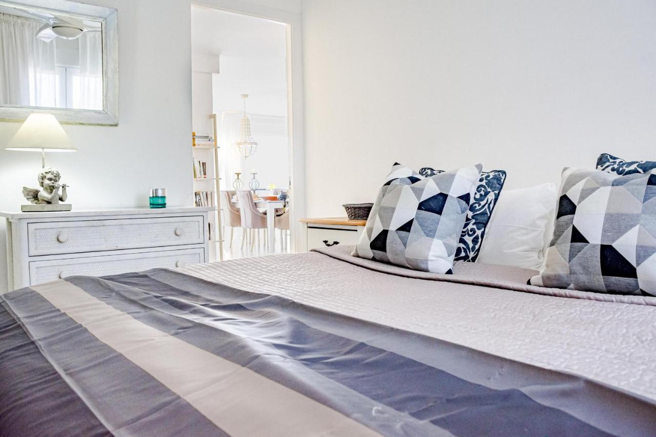 Cp - Modern Beachside In Apartment